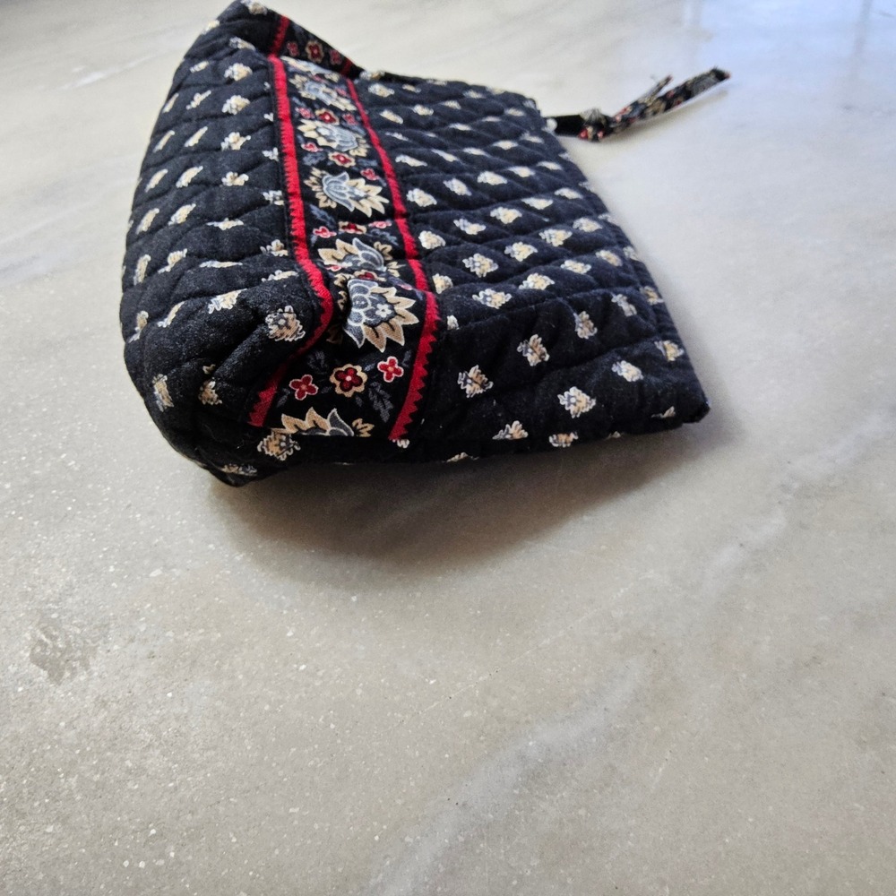 Vera Bradley Quilted Wristlet Clutch Bag Black Floral Travel‎ Cosmetic Makeup - Picture 7 of 13